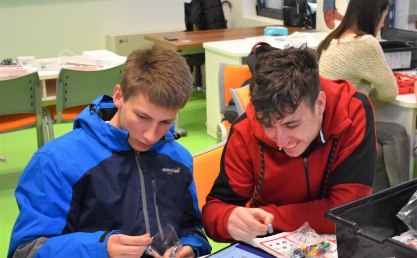 Prvi dan radionice Mindstorm robots